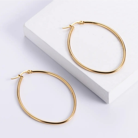 New 18k Gold Plated Oval Hoop Earrings - Picture 1 of 5